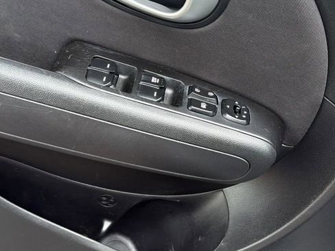 Used 2015 Kia Soul EV image 12