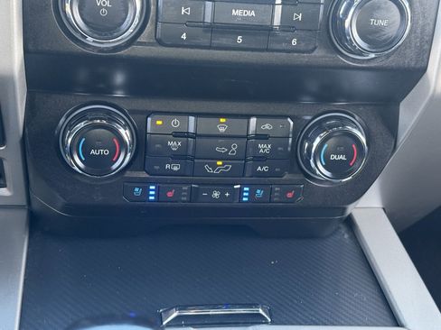 Used 2020 Ford F150 Lariat image 30