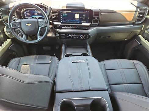 Used 2024 Chevrolet Silverado 2500 High Country w/ High Country Premium Package AWD/4WD image 24