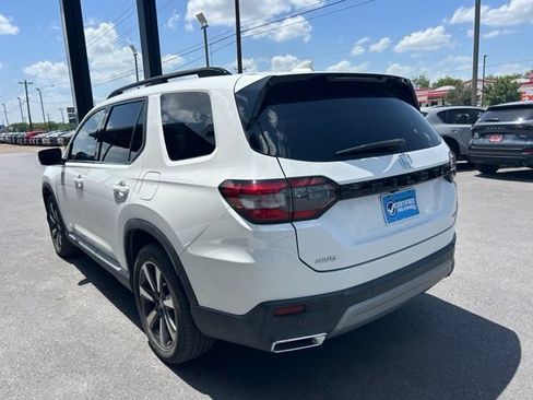 Used 2025 Honda Pilot Elite image 5