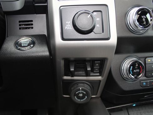 Used 2021 Ford F250 Platinum w/ FX4 Off-Road Package image 56