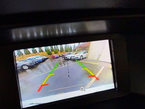 Used 2016 Ford Focus SE image 25