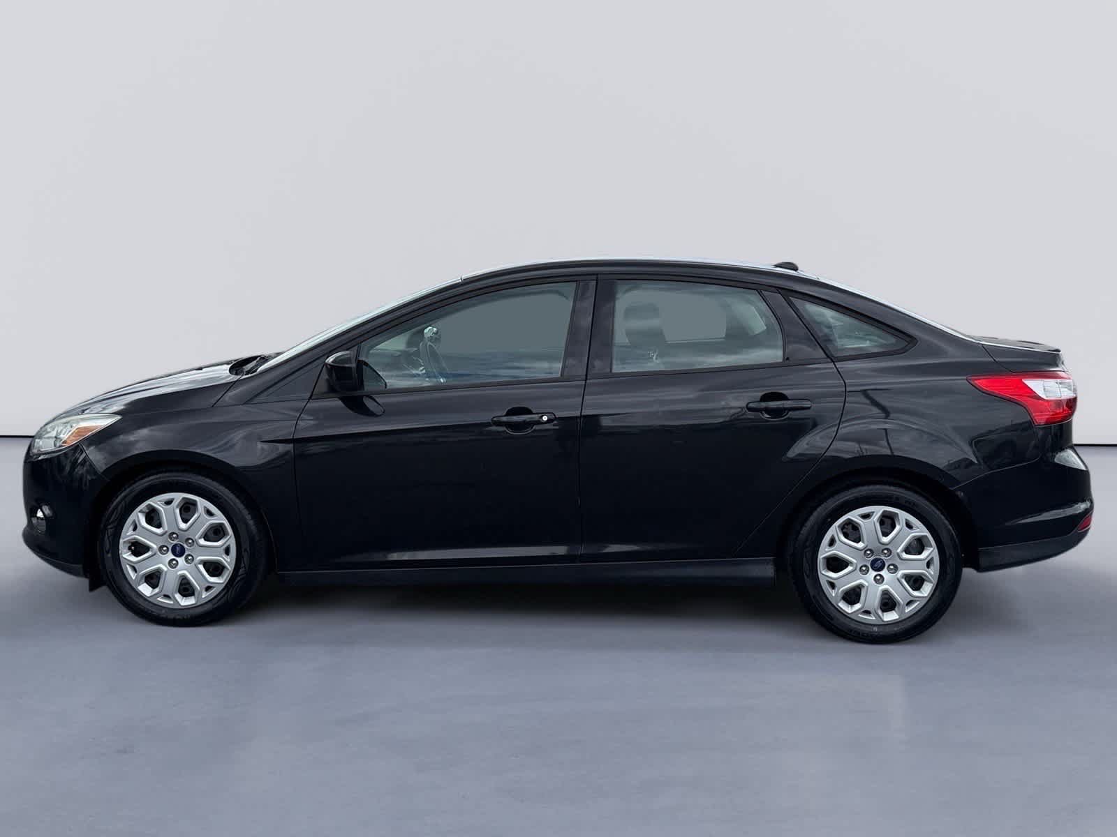 Used 2012 Ford Focus SE FWD image 2