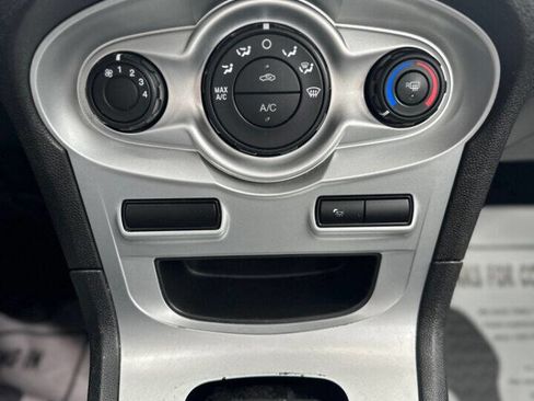 Used 2018 Ford Fiesta SE image 33