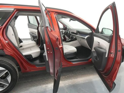 Used 2025 Hyundai Tucson SEL AWD/4WD image 28