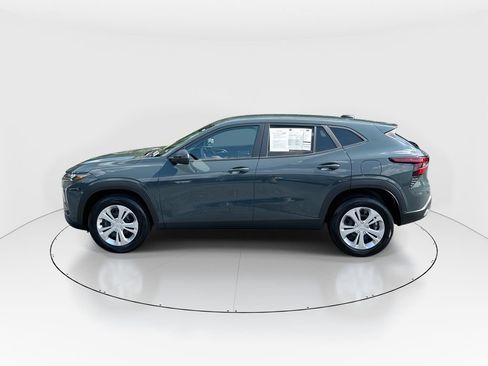 Used 2026 Chevrolet Trax LS FWD image 5
