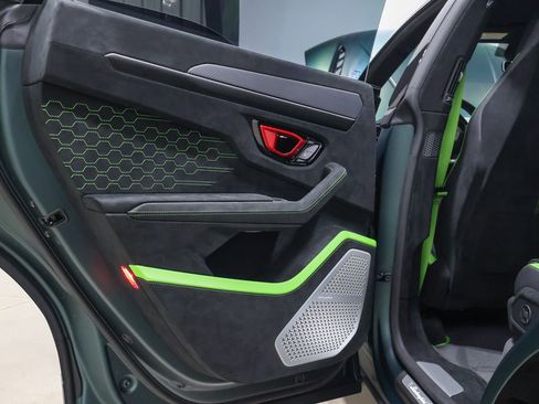 Used 2024 Lamborghini Urus Performante image 61