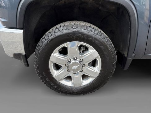 Used 2020 Chevrolet Silverado 2500 LTZ AWD/4WD image 9