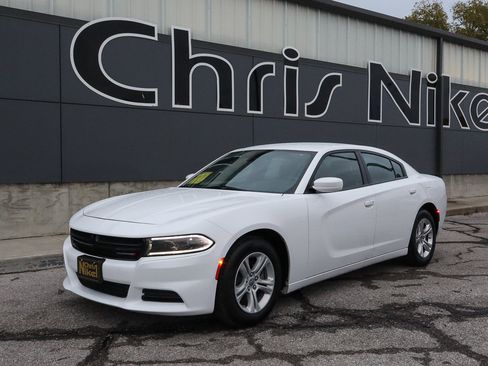 Used 2022 Dodge Charger SXT image 1