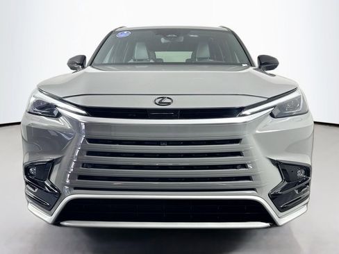 Used 2025 Lexus TX 500h AWD w/ Technology Package image 2