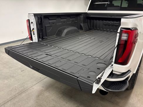 Used 2025 GMC Sierra 2500 Denali Ultimate image 21