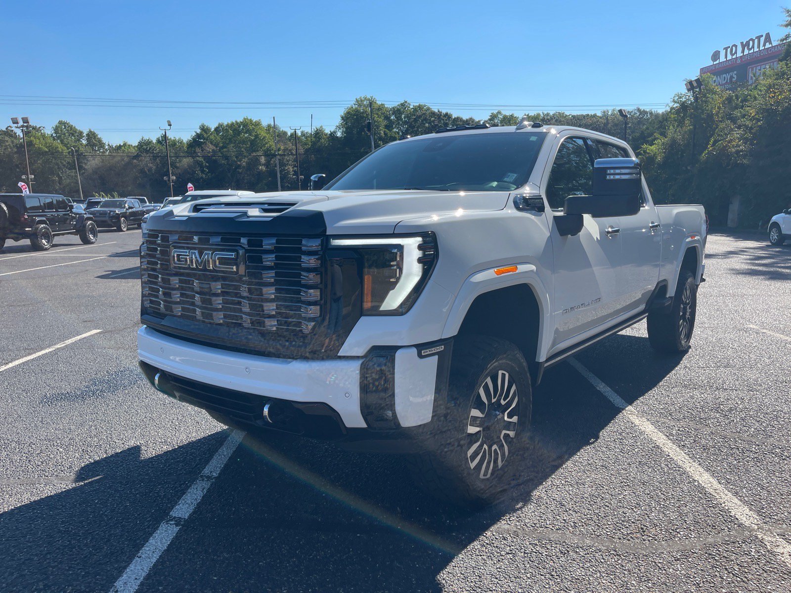 Used 2025 GMC Sierra 2500 Denali Ultimate w/ Max Trailering Package AWD/4WD image 3