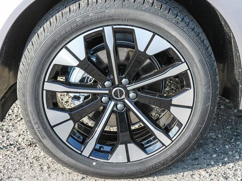 New 2026 Volvo XC60 B5 Plus w/ Climate Package PRO image 12