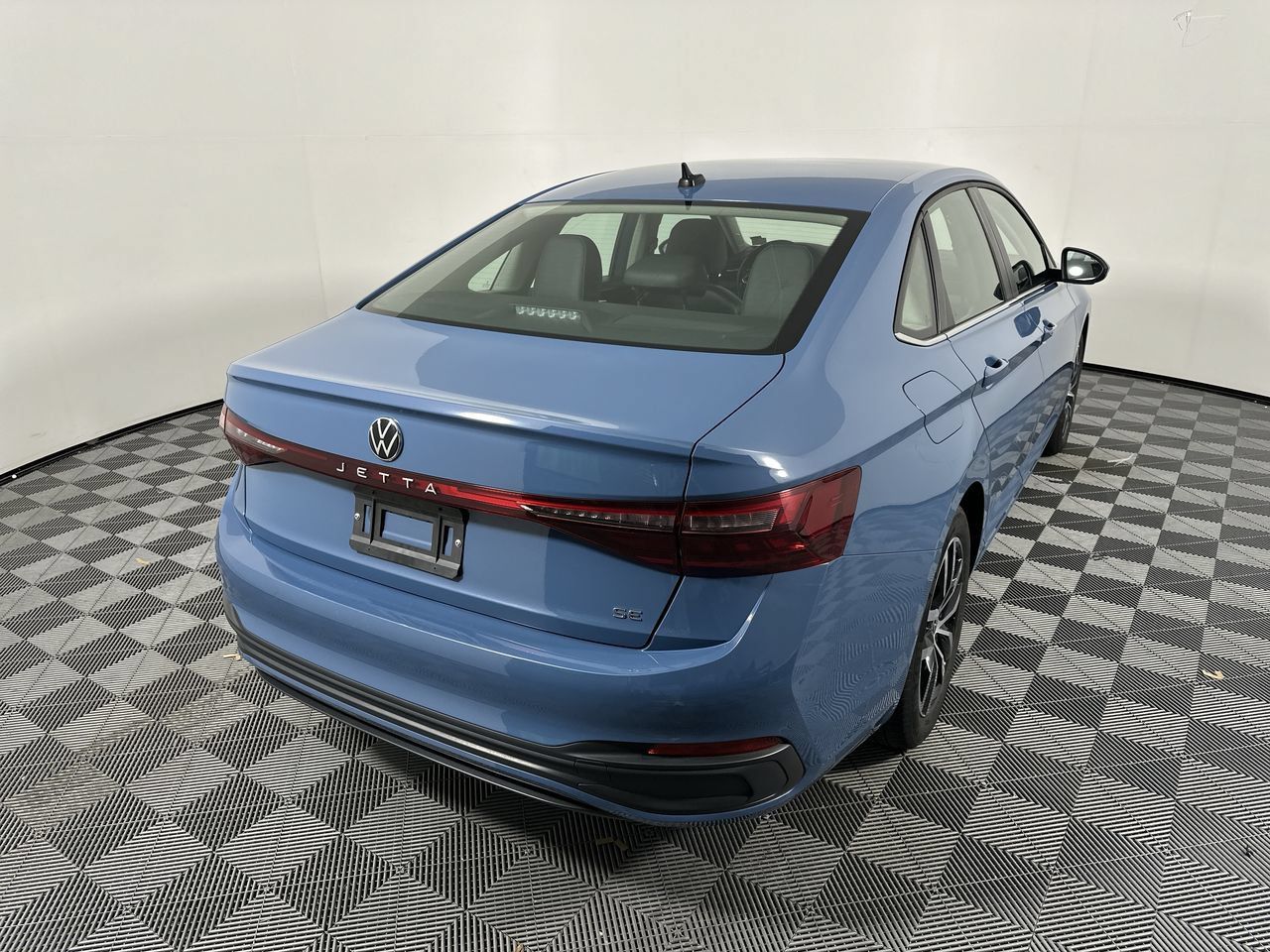 Used 2025 Volkswagen Jetta SE FWD image 20