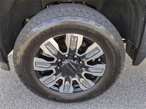 Used 2025 GMC Sierra 2500 Denali w/ Denali Reserve Package image 12