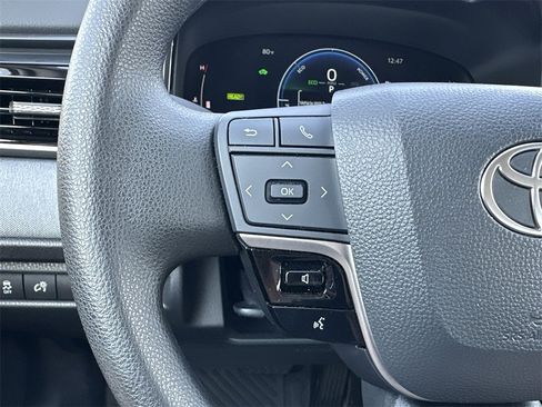 Used 2025 Toyota Camry LE image 21