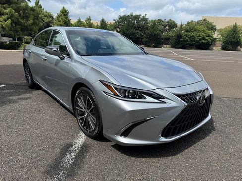 Used 2024 Lexus ES 350 w/ Premium Package FWD image 6
