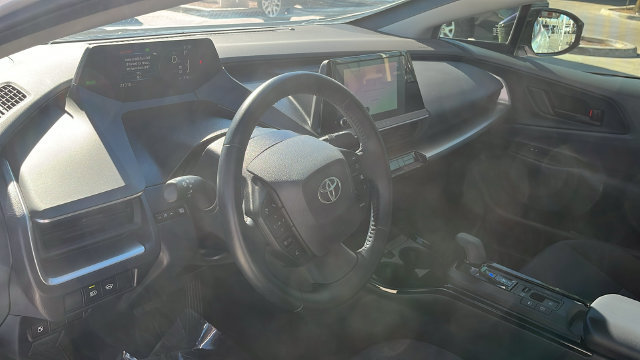 Used 2025 Toyota Prius LE FWD image 16