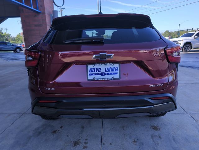 Used 2024 Chevrolet Trax ACTIV w/ Sunroof Package FWD image 6