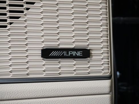 Certified 2024 Jeep Grand Cherokee Limited w/ Luxury Tech Group II image 15