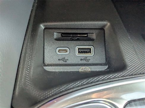 Used 2023 Buick Enclave Essence w/ Experience Buick Package image 25