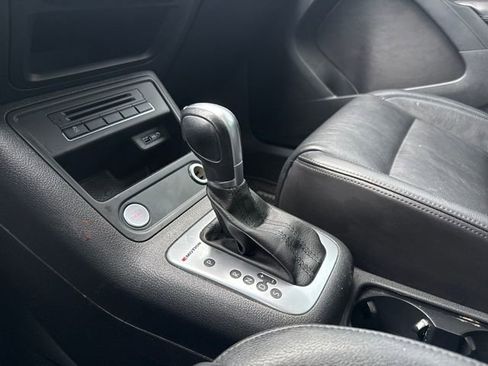 Used 2017 Volkswagen Tiguan Sport image 18