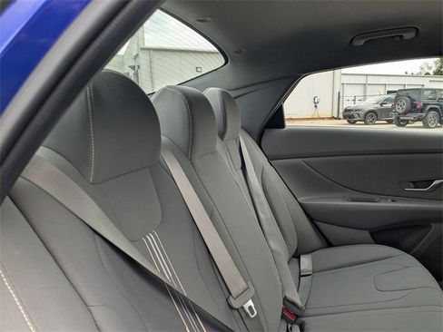 Used 2024 Hyundai Elantra SEL image 31