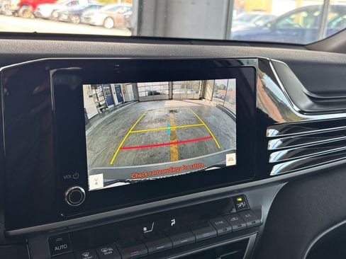 Used 2025 Toyota Camry LE image 17