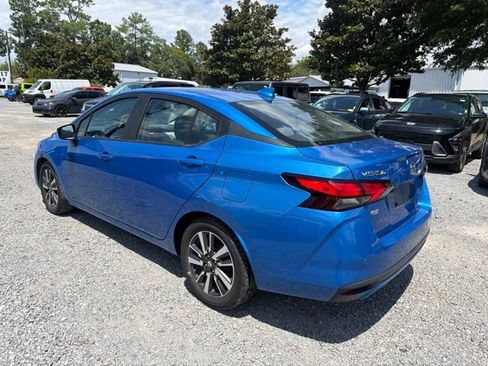 Used 2021 Nissan Versa SV FWD image 6