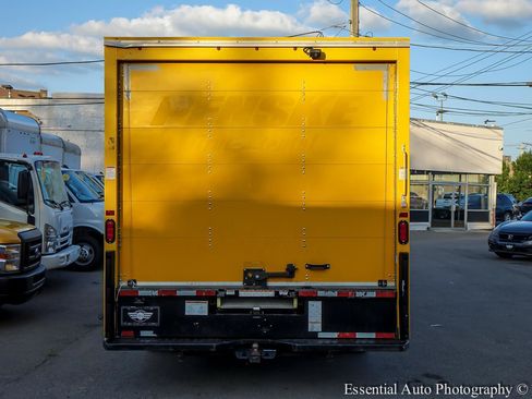 Used 2022 Ford E-350 and Econoline 350 Super Duty RWD image 6