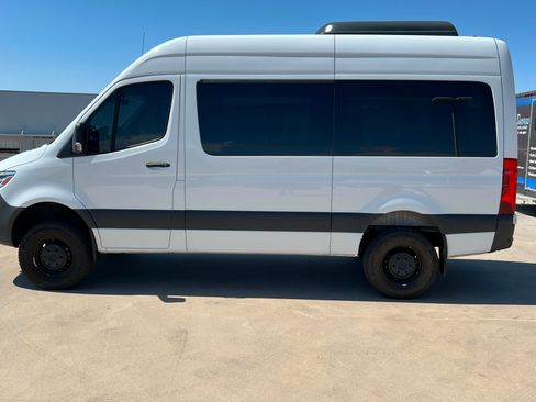 Used 2022 Mercedes-Benz Sprinter 2500 image 2