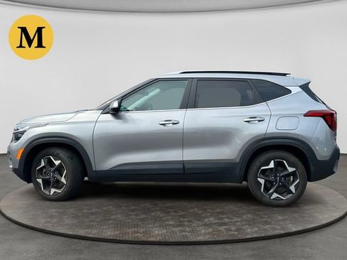Used 2024 Kia Seltos EX AWD/4WD image 2