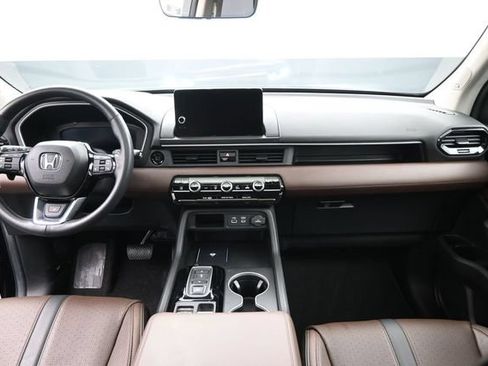 Used 2025 Honda Pilot Elite image 27