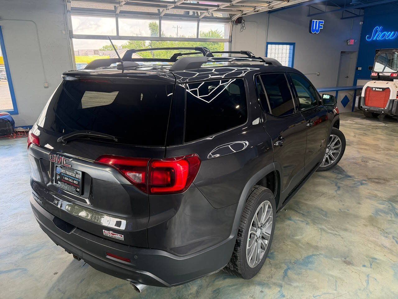 Used 2017 GMC Acadia SLT AWD/4WD image 7