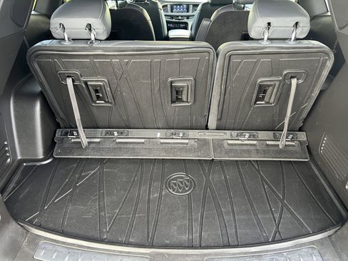 Used 2023 Buick Enclave Premium image 18