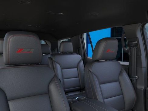 New 2026 Chevrolet Traverse Z71 w/ Driver Confidence Package image 24