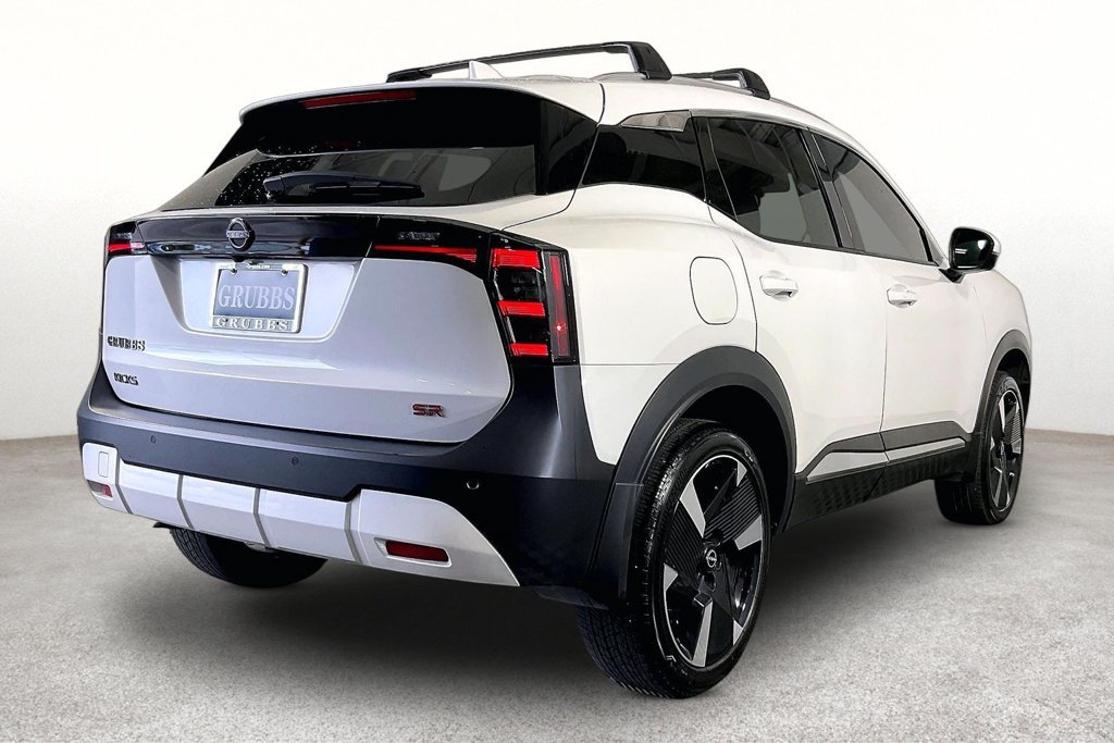 Used 2025 Nissan Kicks SR FWD image 2