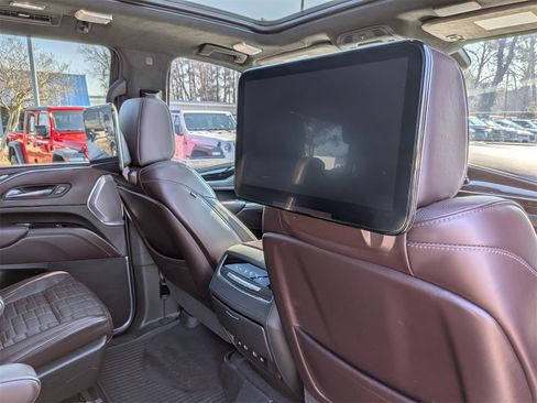 Used 2021 Cadillac Escalade Sport Platinum w/ Heavy-Duty Trailer Package image 39