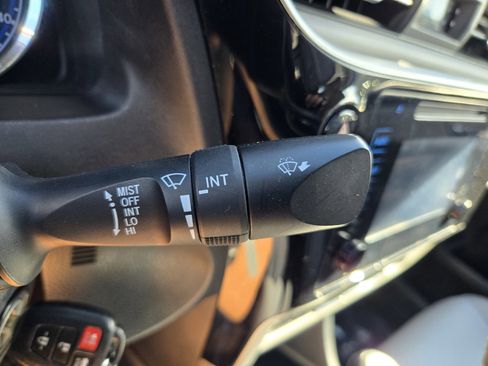 Used 2018 Toyota Corolla L image 25