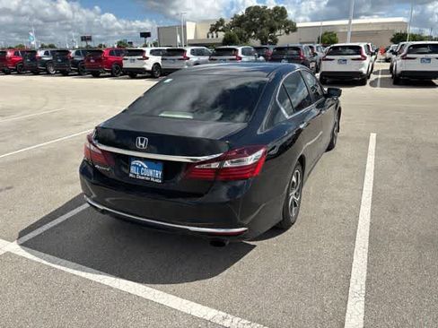 Certified 2017 Honda Accord LX image 5