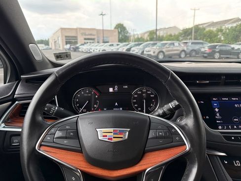 Certified 2023 Cadillac XT5 Premium Luxury AWD/4WD image 5