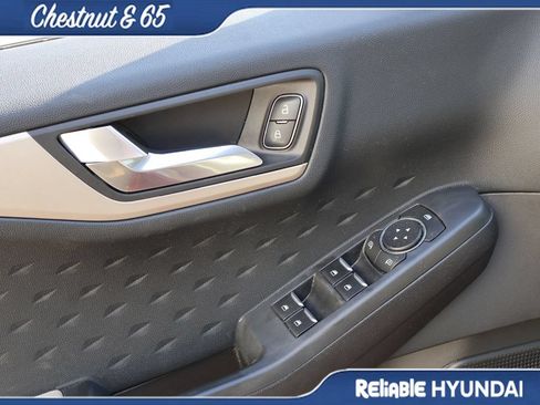 Used 2020 Ford Escape SE FWD image 21