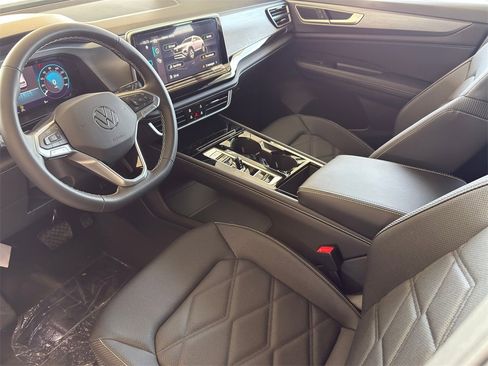 New 2026 Volkswagen Atlas Cross Sport SE image 11