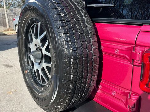 Used 2021 Jeep Wrangler Unlimited Sahara image 8