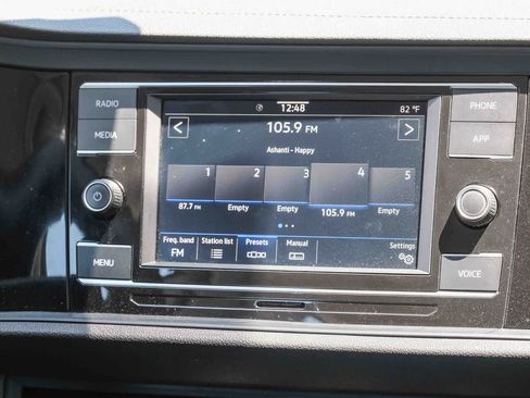 Used 2024 Volkswagen Jetta SE FWD image 17