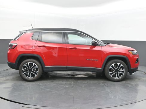 Used 2024 Jeep Compass Limited AWD/4WD image 8