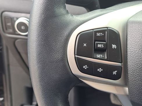 Used 2023 Ford Explorer XLT w/ Equipment Group 202A image 12