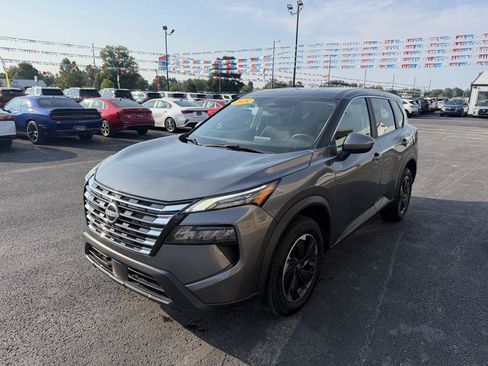 Used 2025 Nissan Rogue SV AWD/4WD image 10