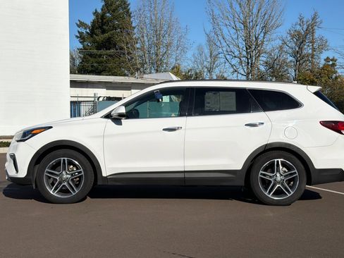 Used 2017 Hyundai Santa Fe SE image 7