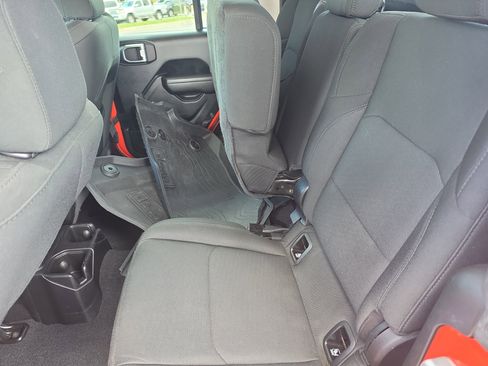 Used 2021 Jeep Gladiator Willys image 14